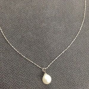 Sterling silver necklace with real pearl